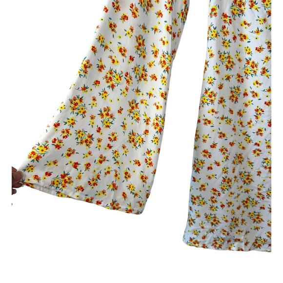 Velvet Torch New Women's Floral V Neck Bell Sleeve Mini Dress White Yellow Small - Picture 6 of 8